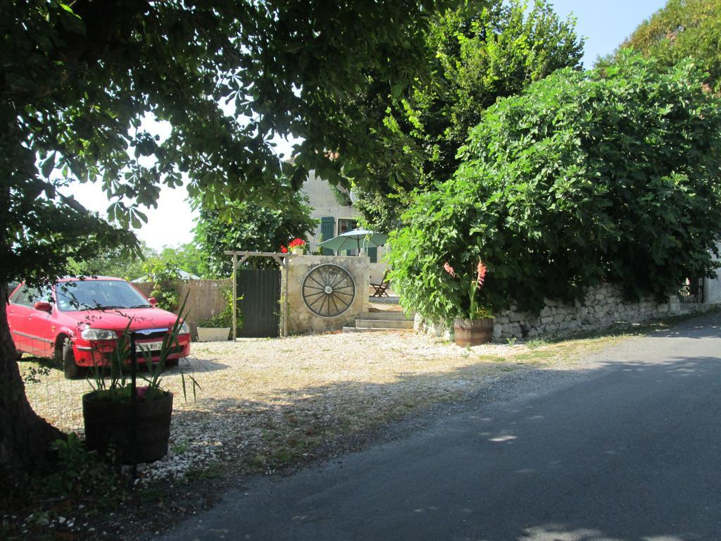 Le Petit Lavoir Saint-Paul-Lizonne Eksteriør billede